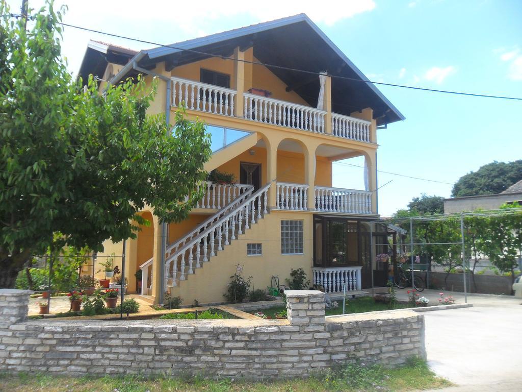 Apartments Stana Sukosan Luaran gambar