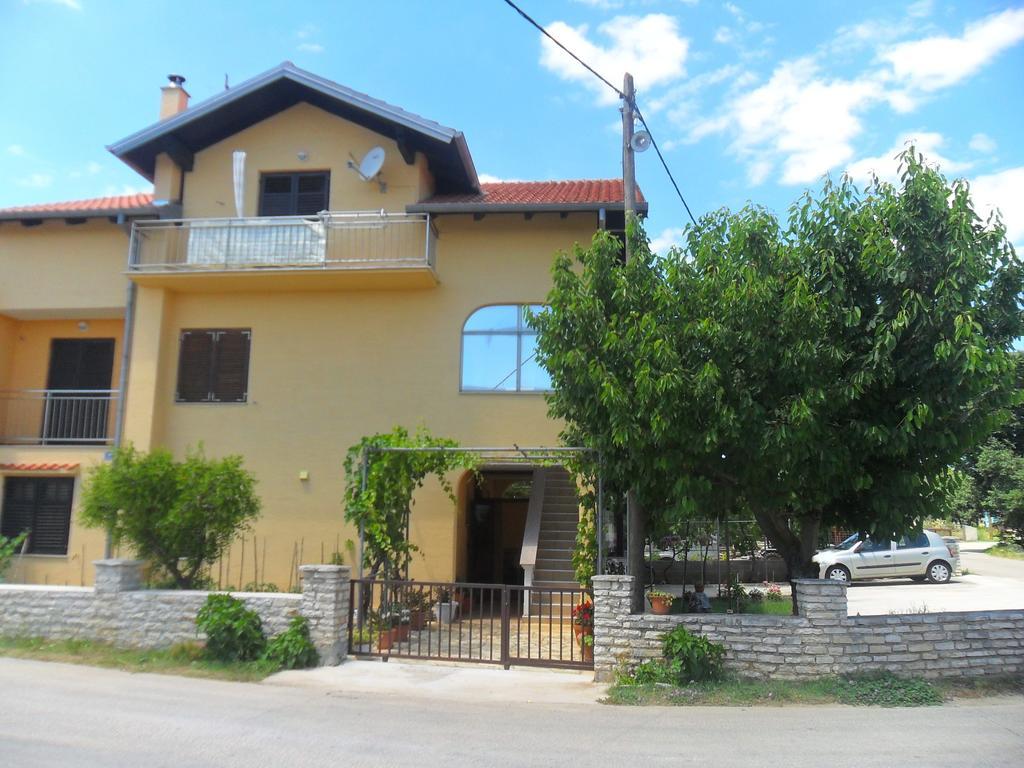 Apartments Stana Sukosan Luaran gambar